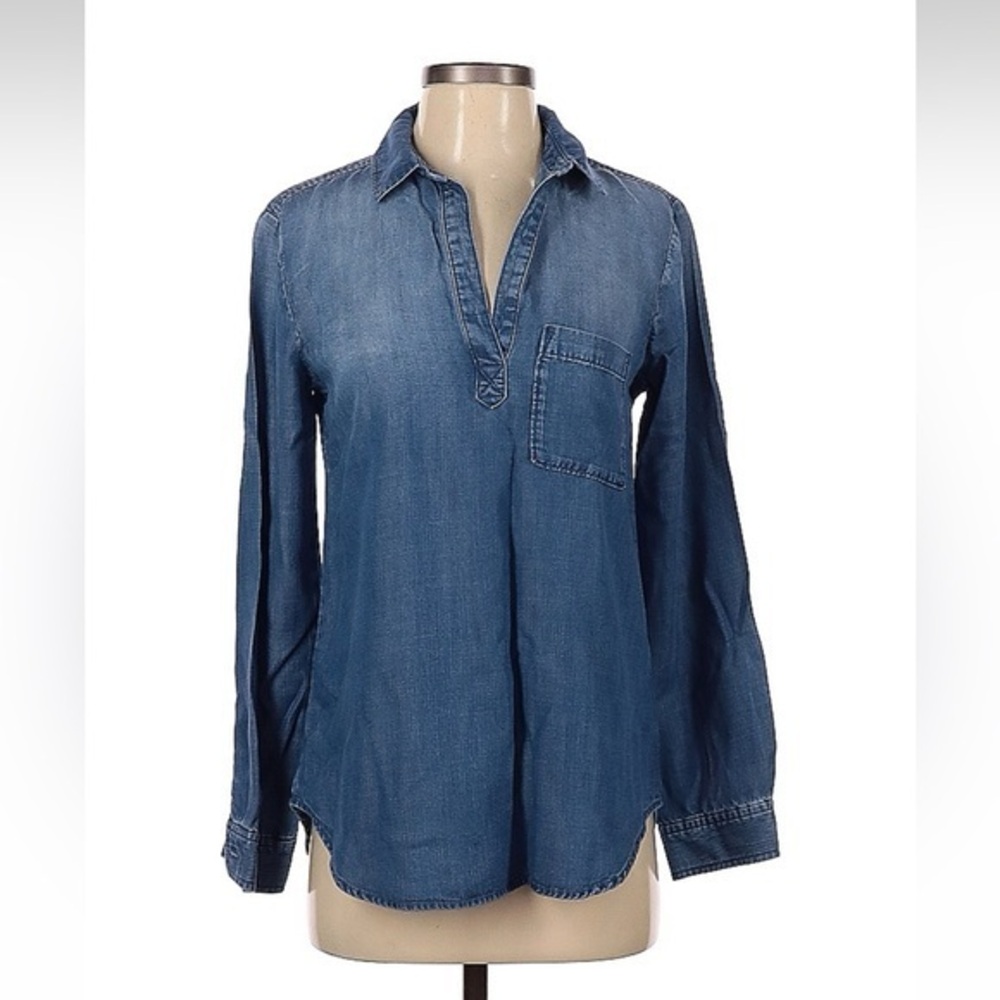 Cloth & Stone
Size XS Long Sleeve Blouse